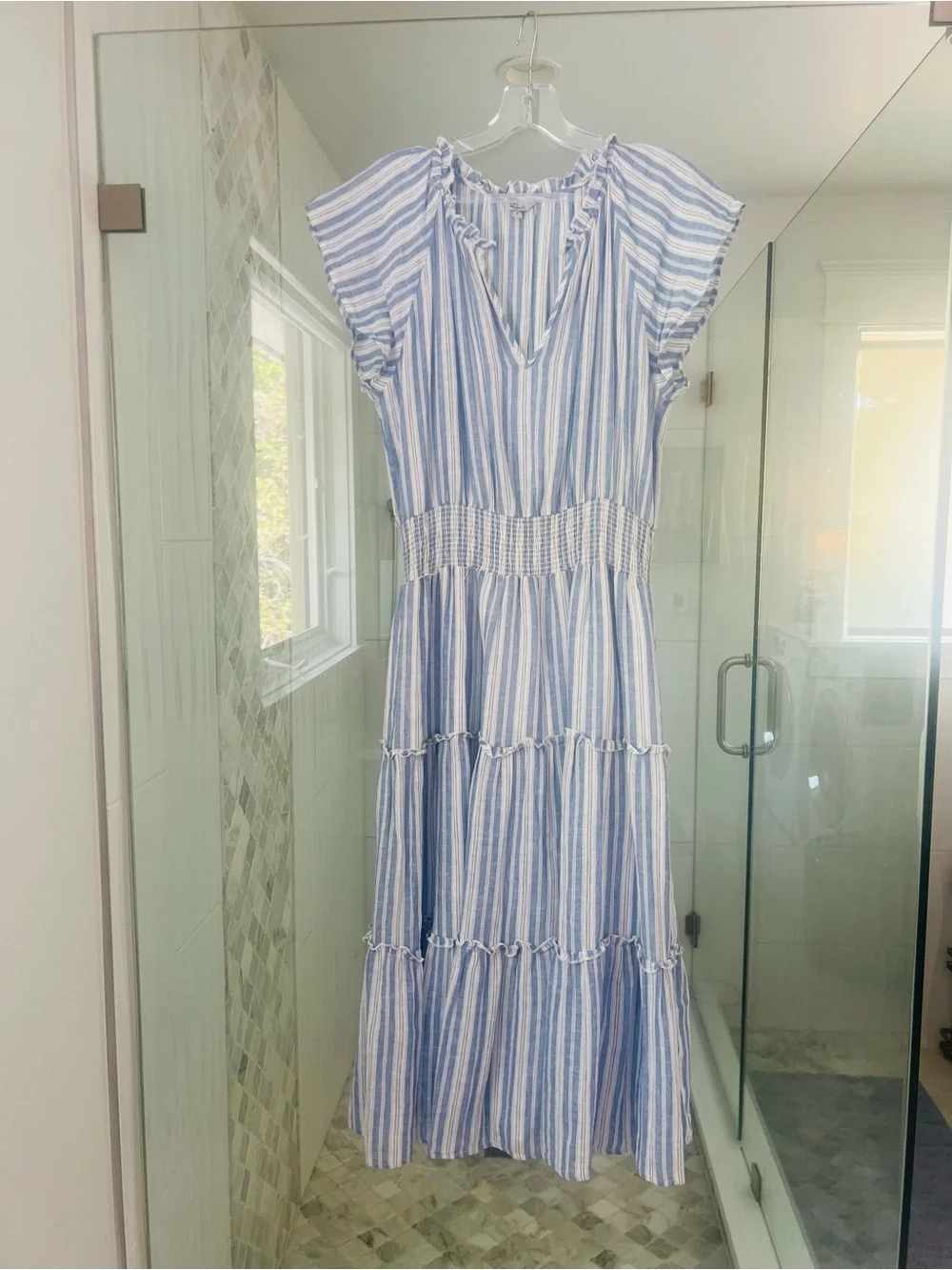 ๐๏ธ Rails Blue and White Striped Maxi Dress - Picture 2 of 7